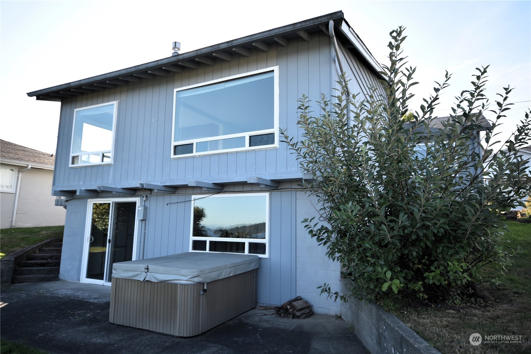 Property Photo:  2483  2 Nd Avenue E  WA 98366 