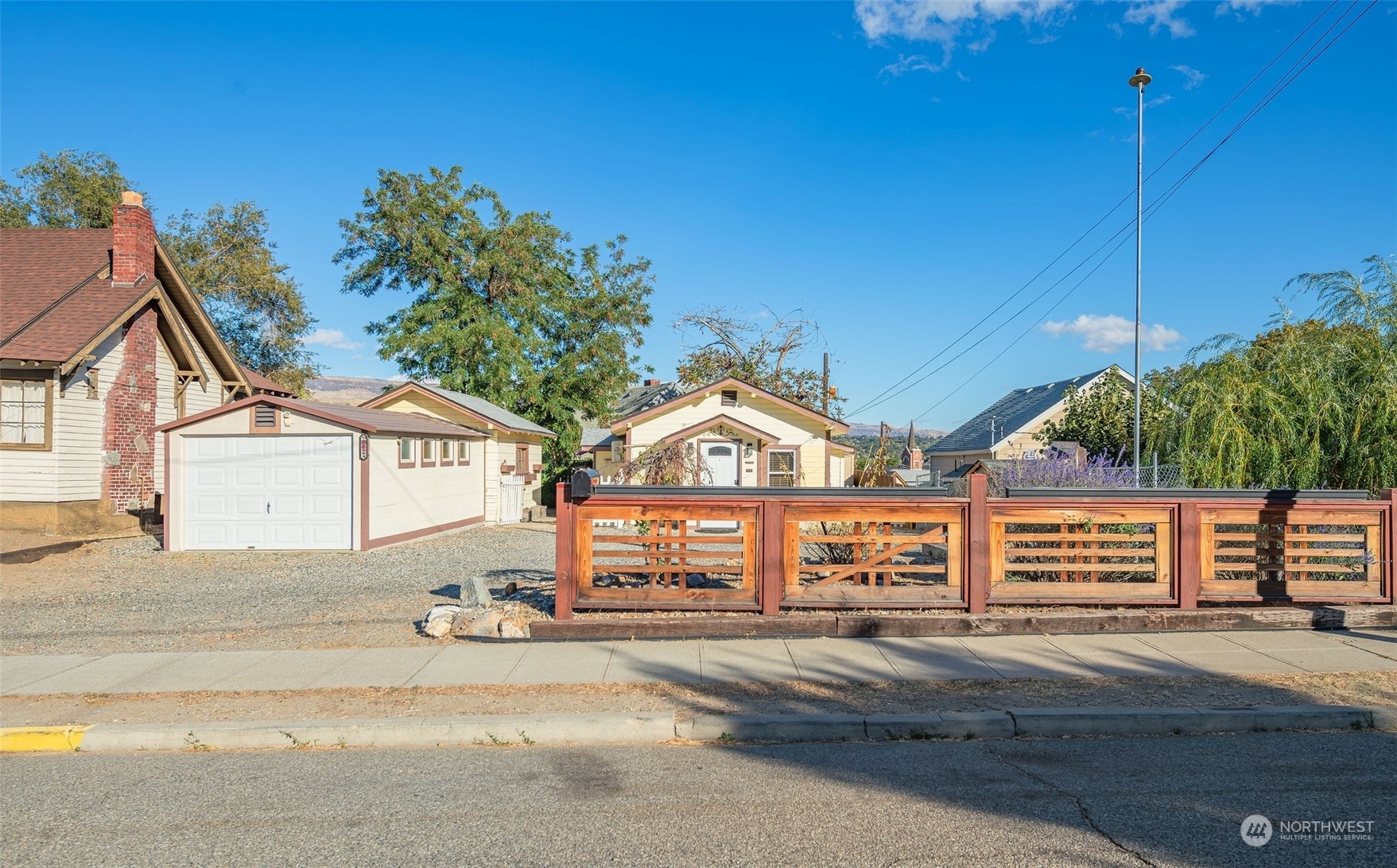 343 Malaga Avenue  Wenatchee WA 98801 photo