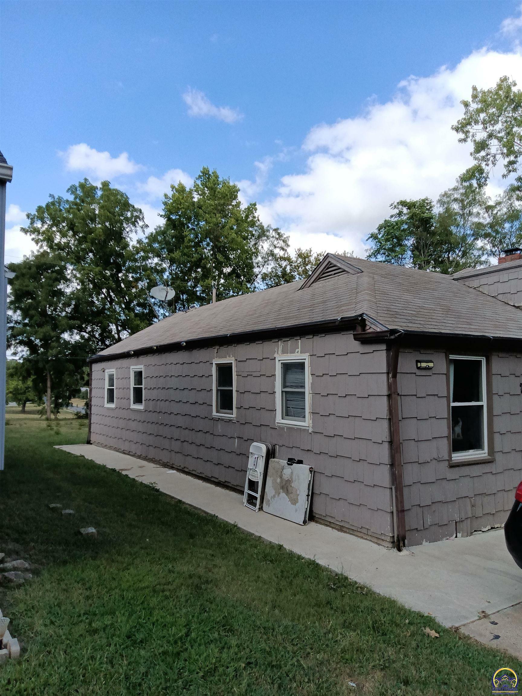 Property Photo:  2212 Haskell Ave  KS 66104 