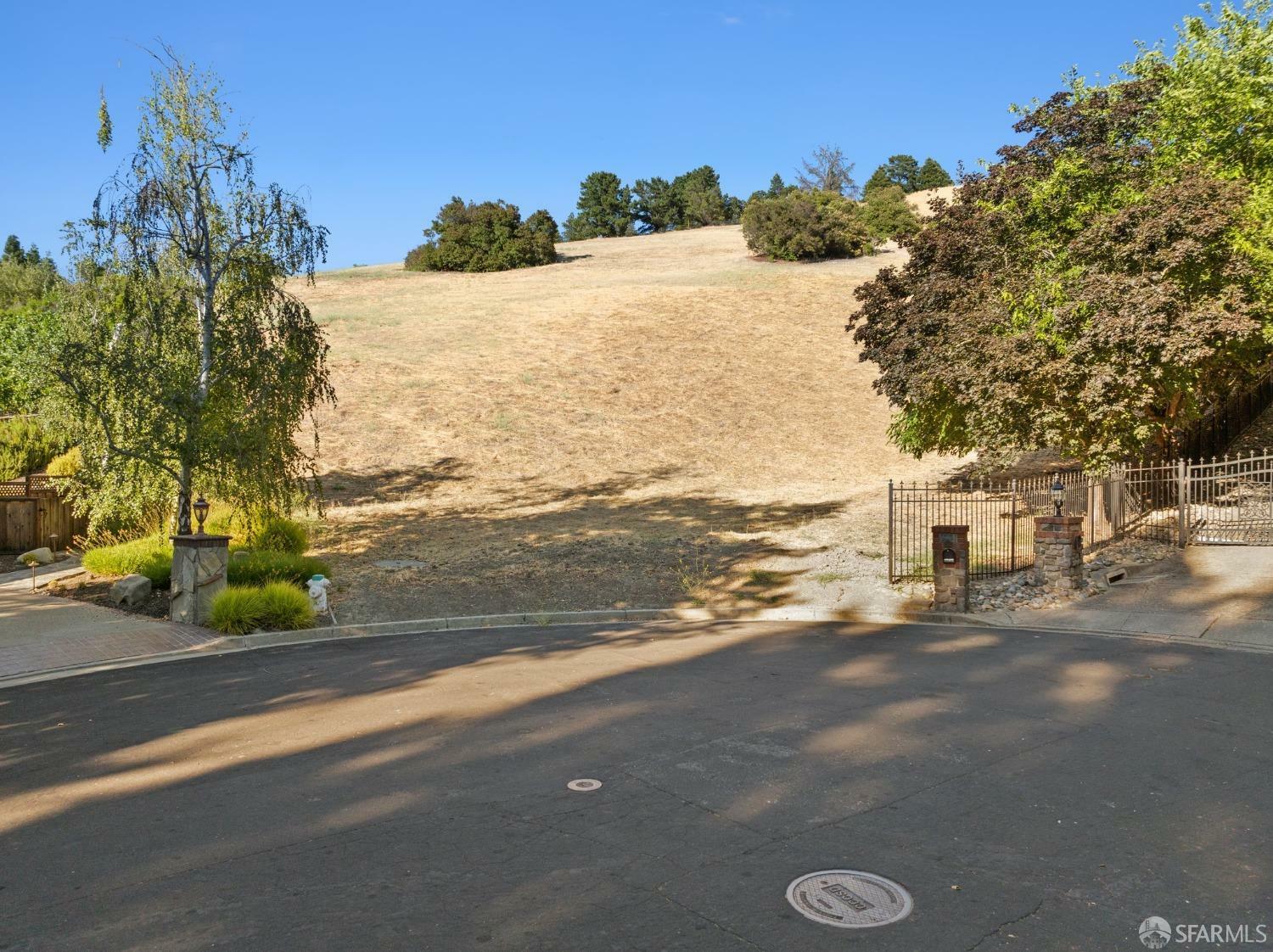 Property Photo:  2401 Saddleback Drive  CA 94506 