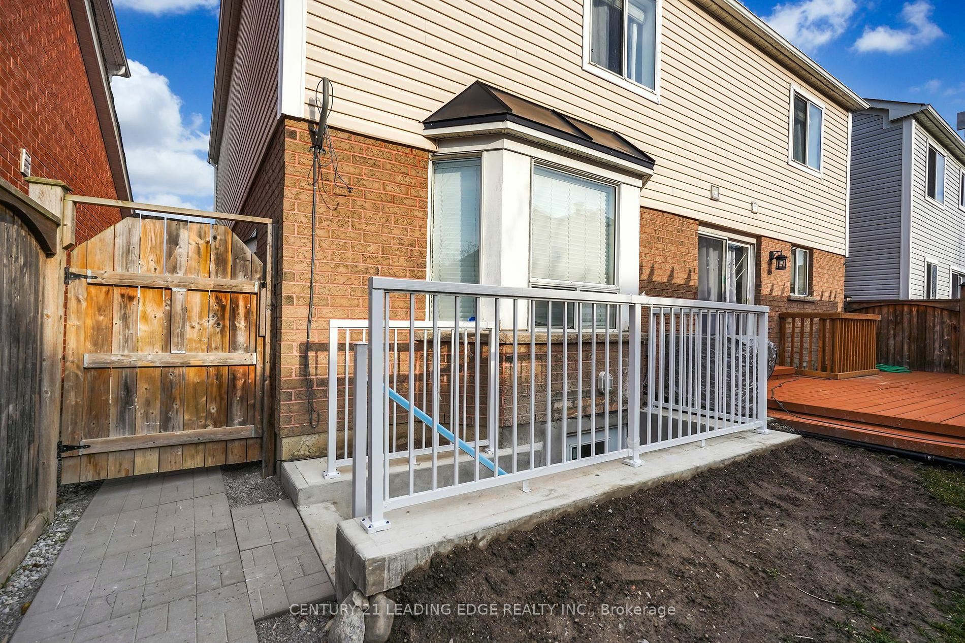 Property Photo:  13 Quaintance Ave 2  ON L1Z 1P3 