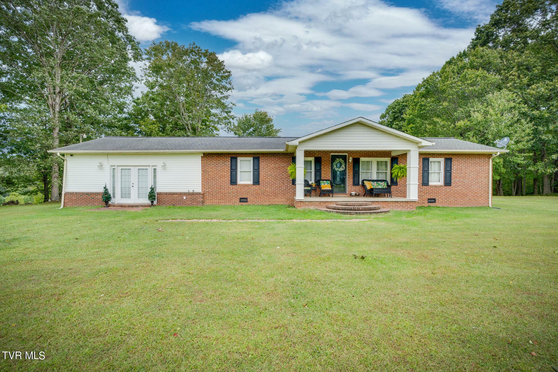 Property Photo:  5596 Twin Springs Rd  VA 24245 