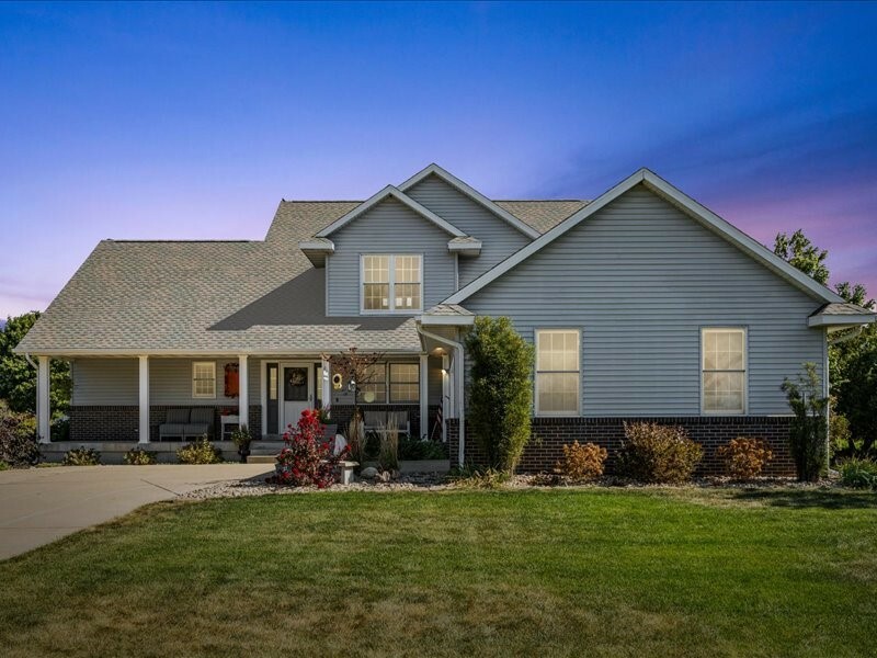 Property Photo: 9140 Deer Valley Drive IA 52411
