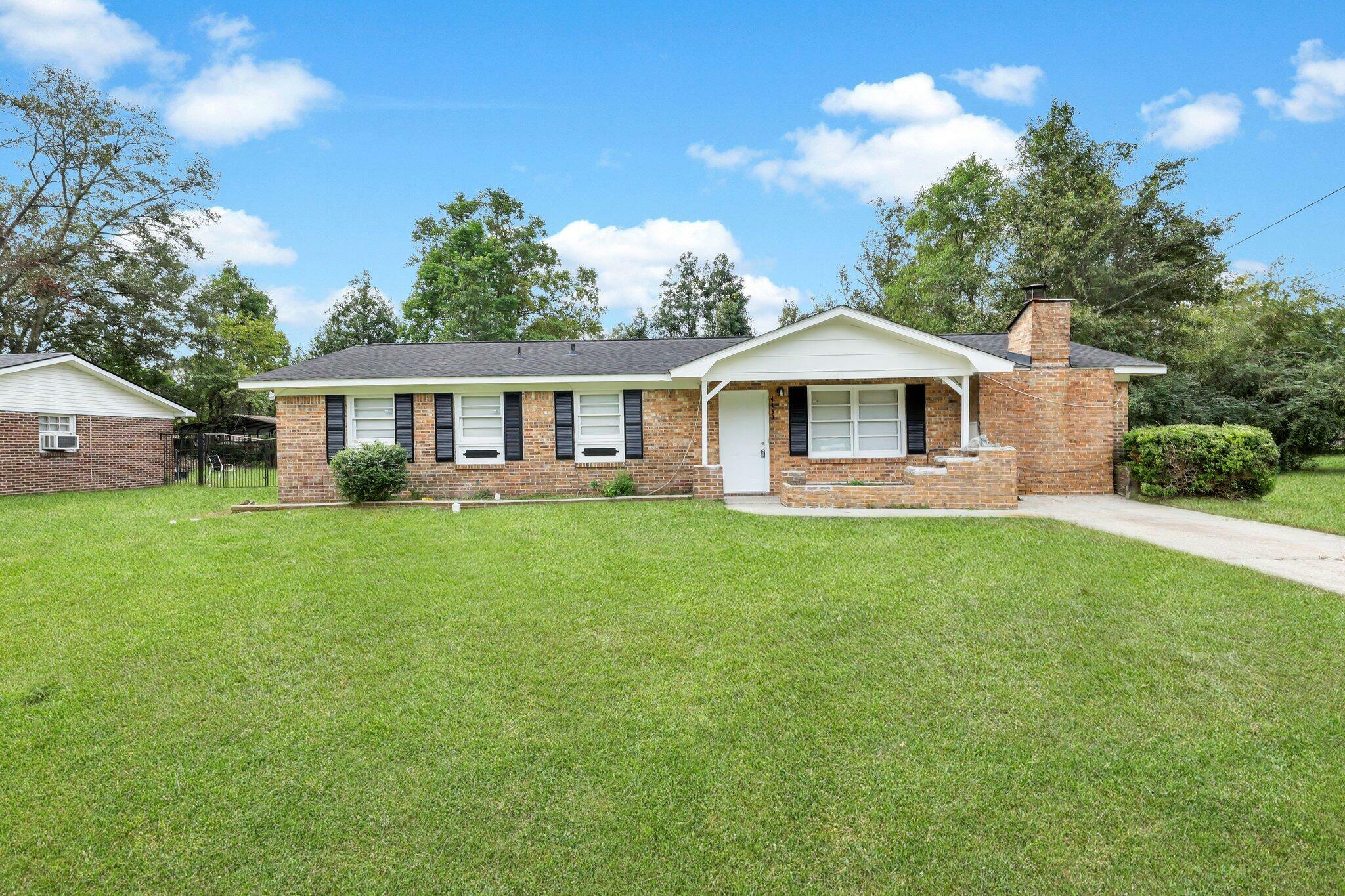 Property Photo:  4433 Elderwood Drive  SC 29456 