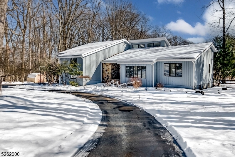 Property Photo:  6 Erick Ct  NJ 07930 