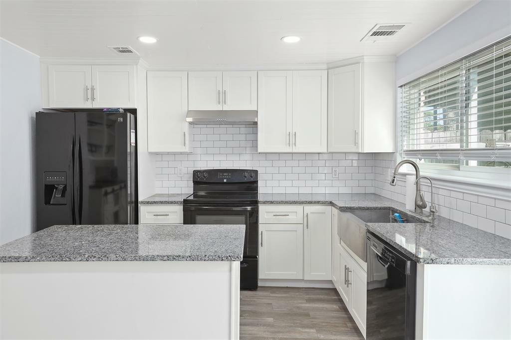 Property Photo: 3776 Laura Leigh Drive TX 77546