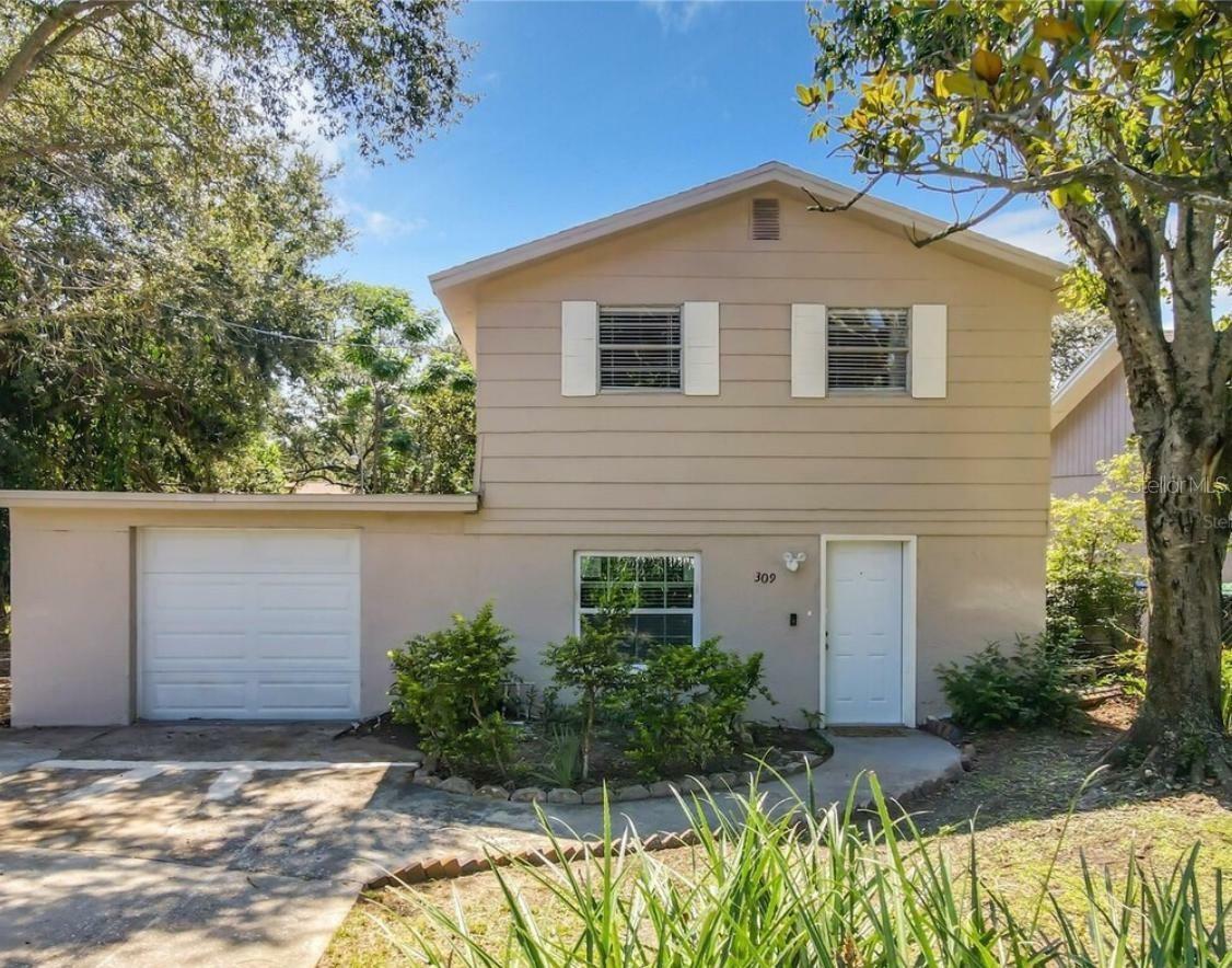 Property Photo:  309 N Normandale Avenue  FL 32835 