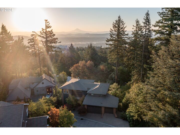 Property Photo:  3534 SW Gale Ave  OR 97239 