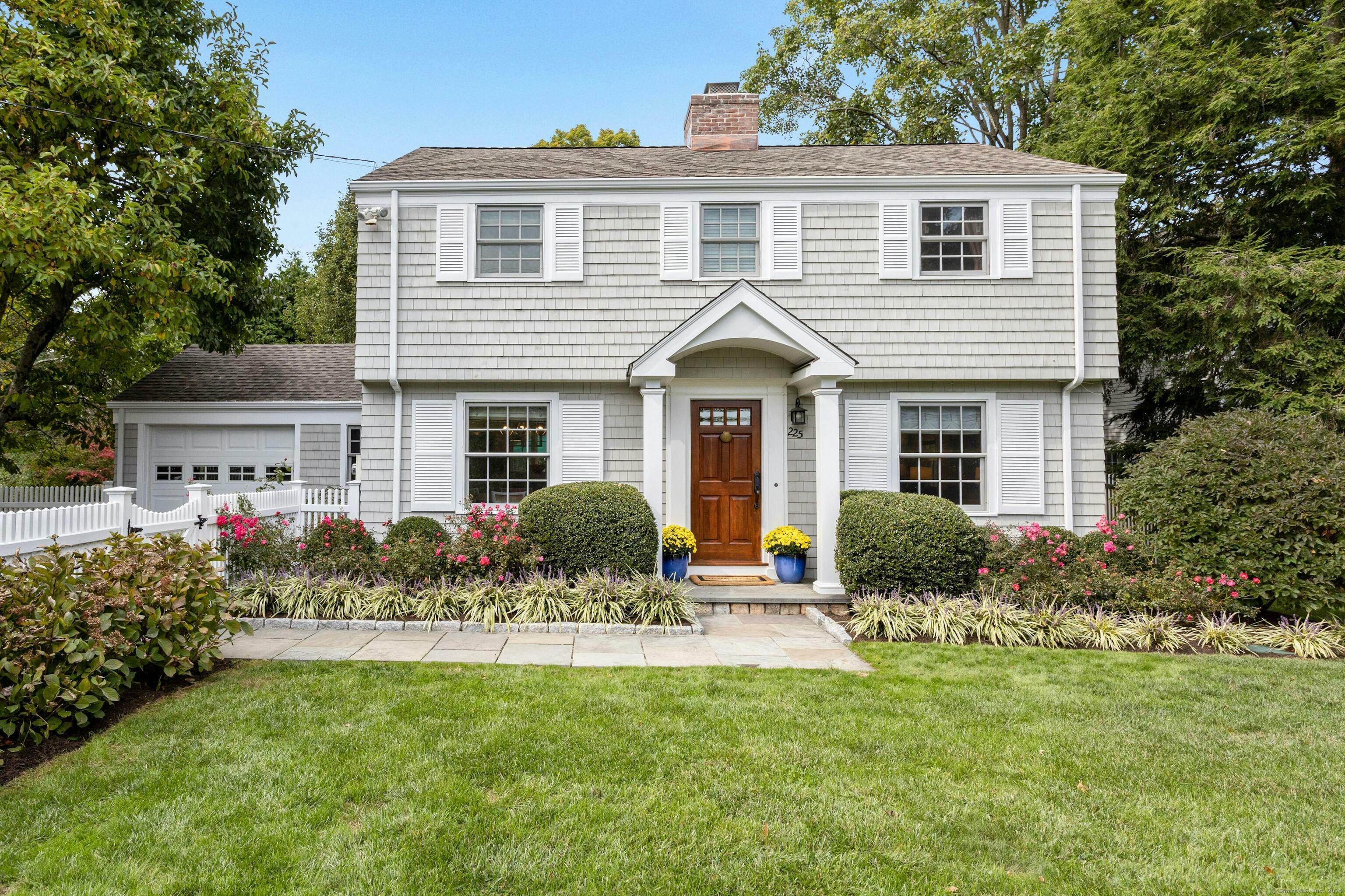 Property Photo: 225 Hollow Tree Ridge Road CT 06820