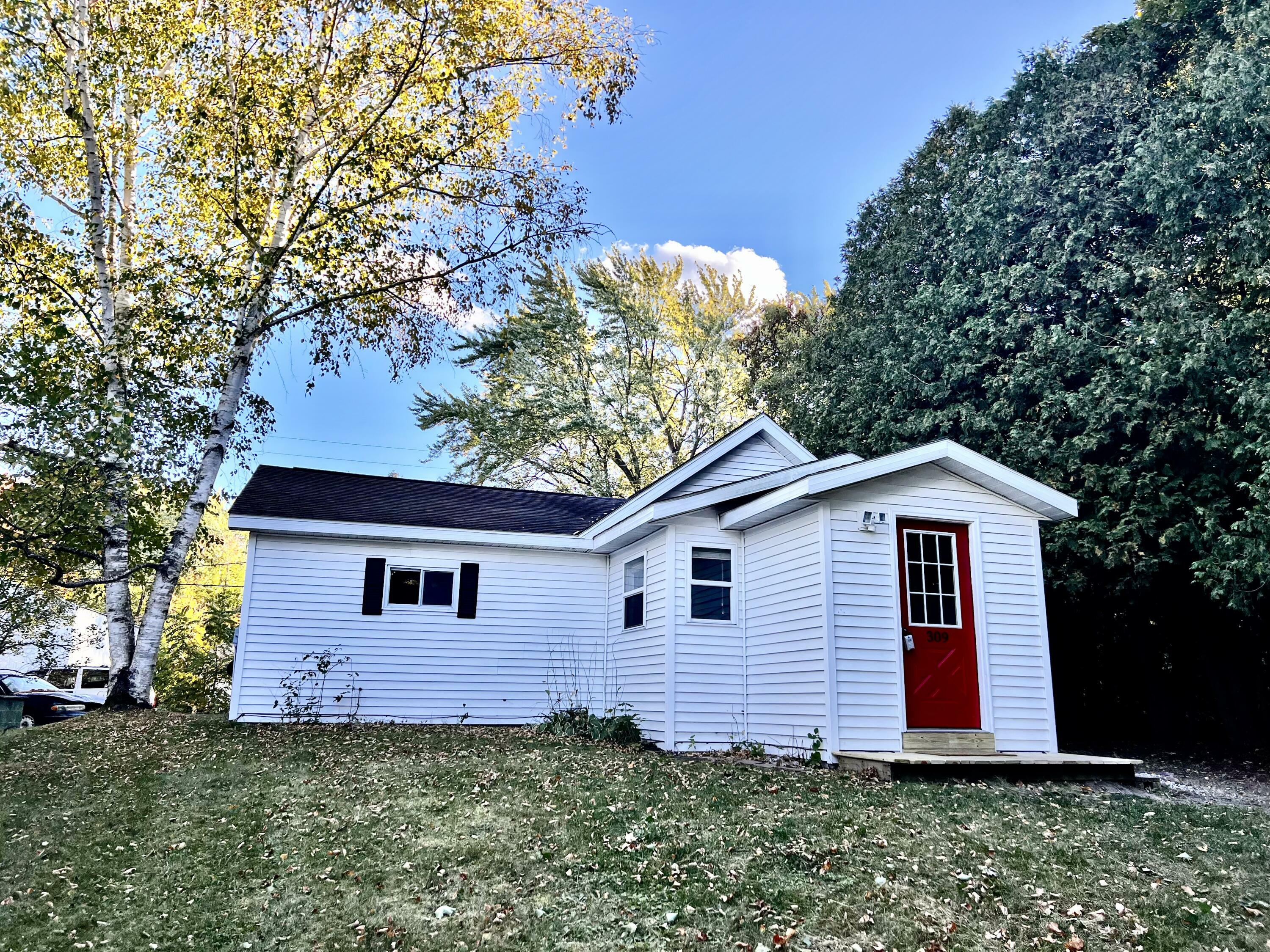 Property Photo: 309 W Third Street MI 49454