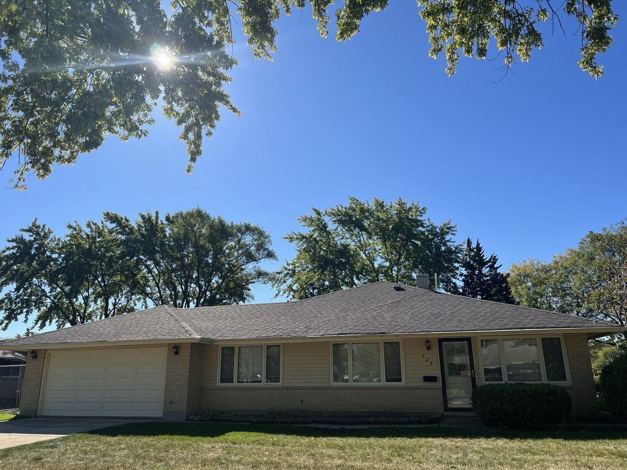 Property Photo:  303 W Maude Avenue  IL 60004 