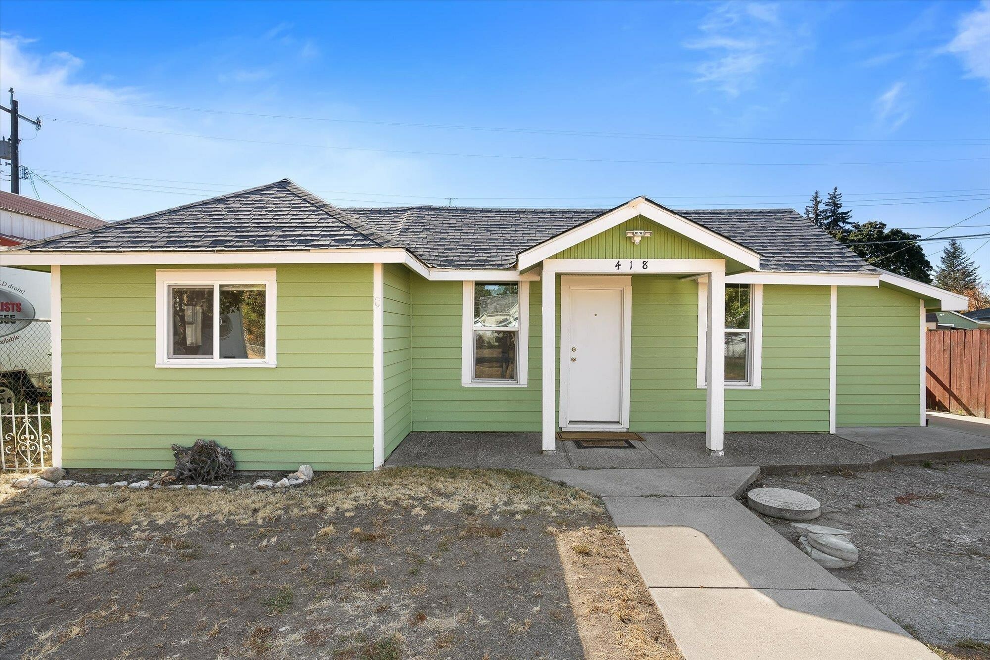 Property Photo:  418 E Heroy Ave  WA 99207 