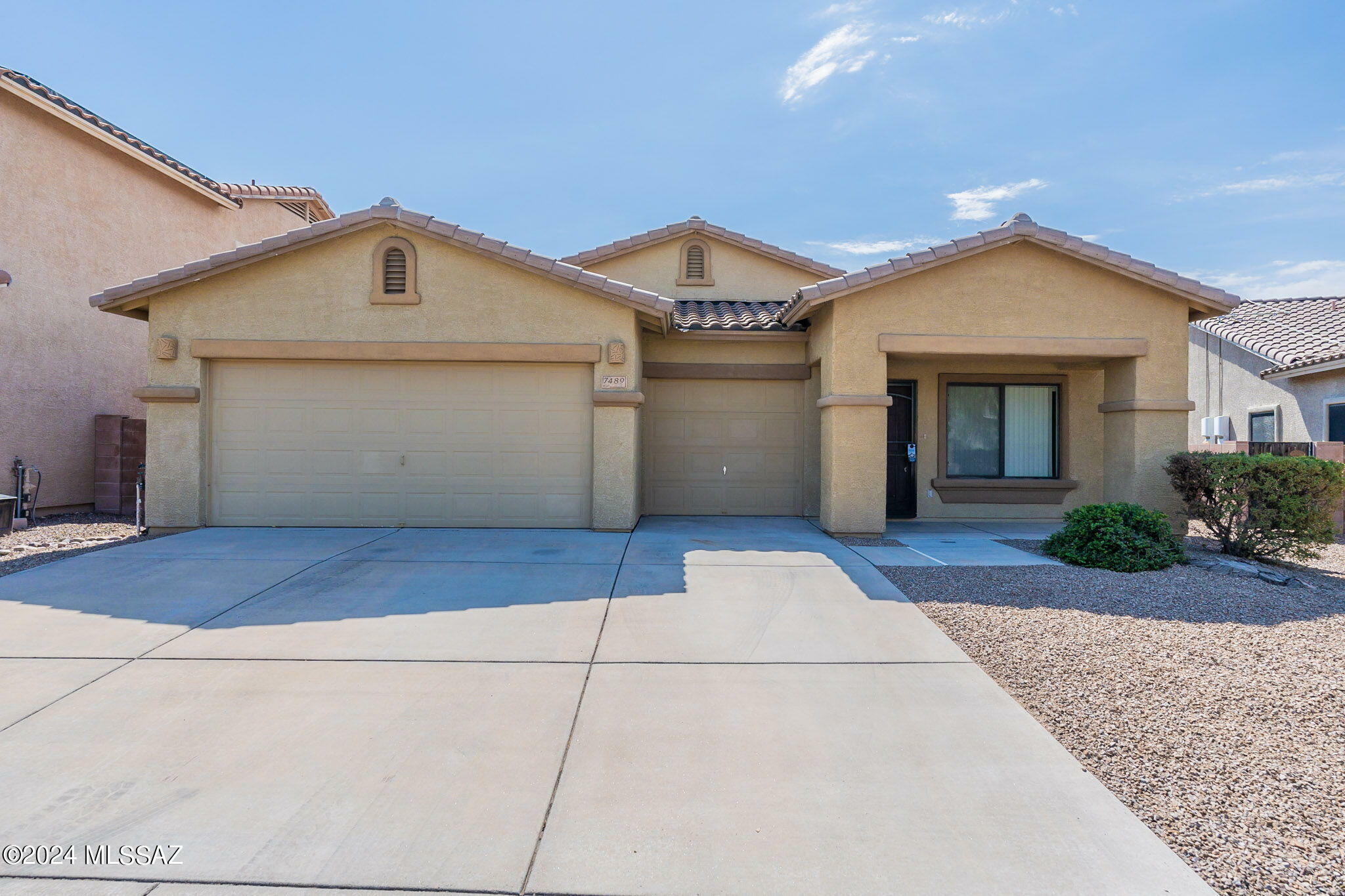 Property Photo: 7489 W Shining Amber Lane AZ 85743