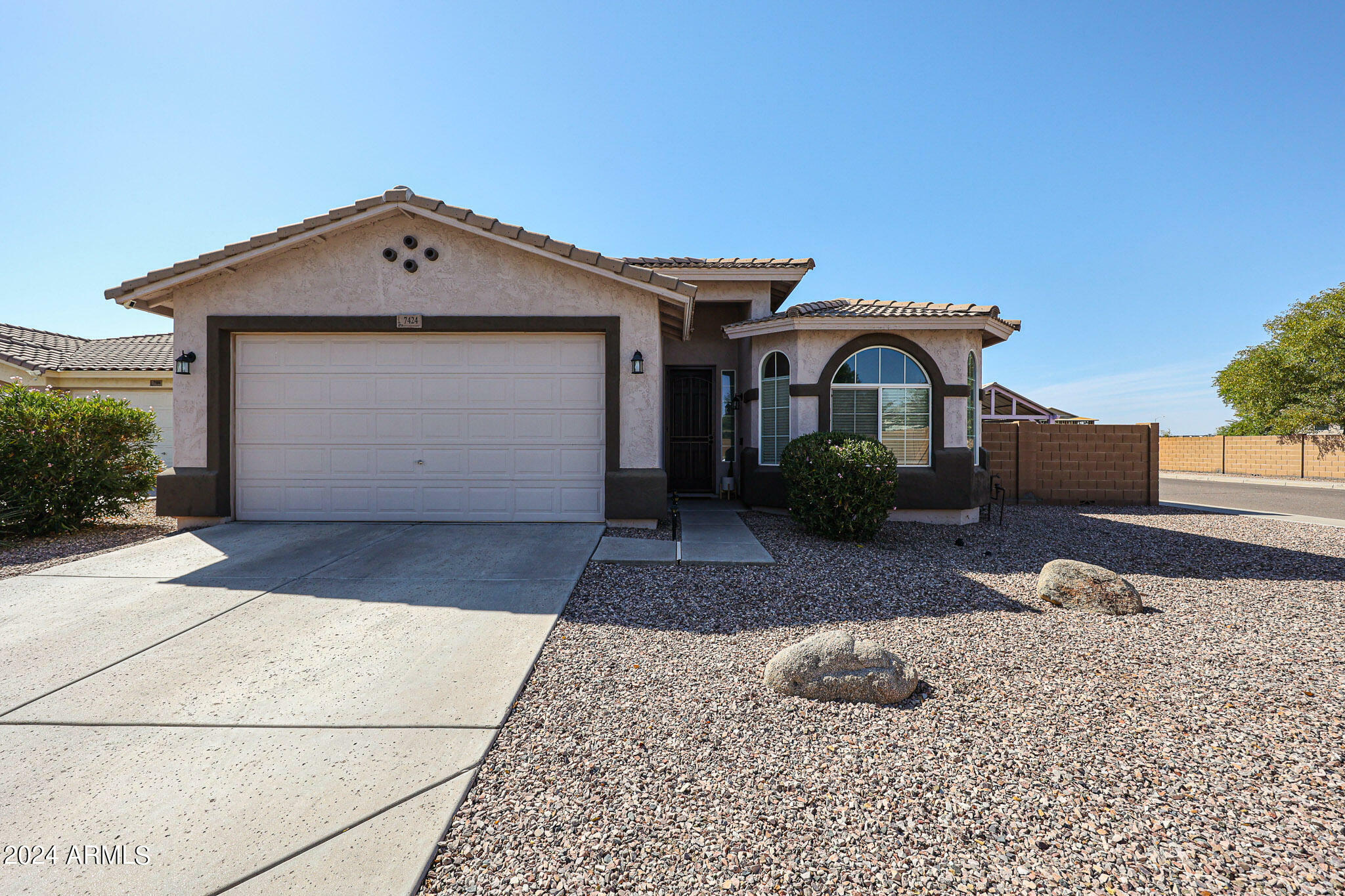 Property Photo:  7424 S 74th Lane  AZ 85339 