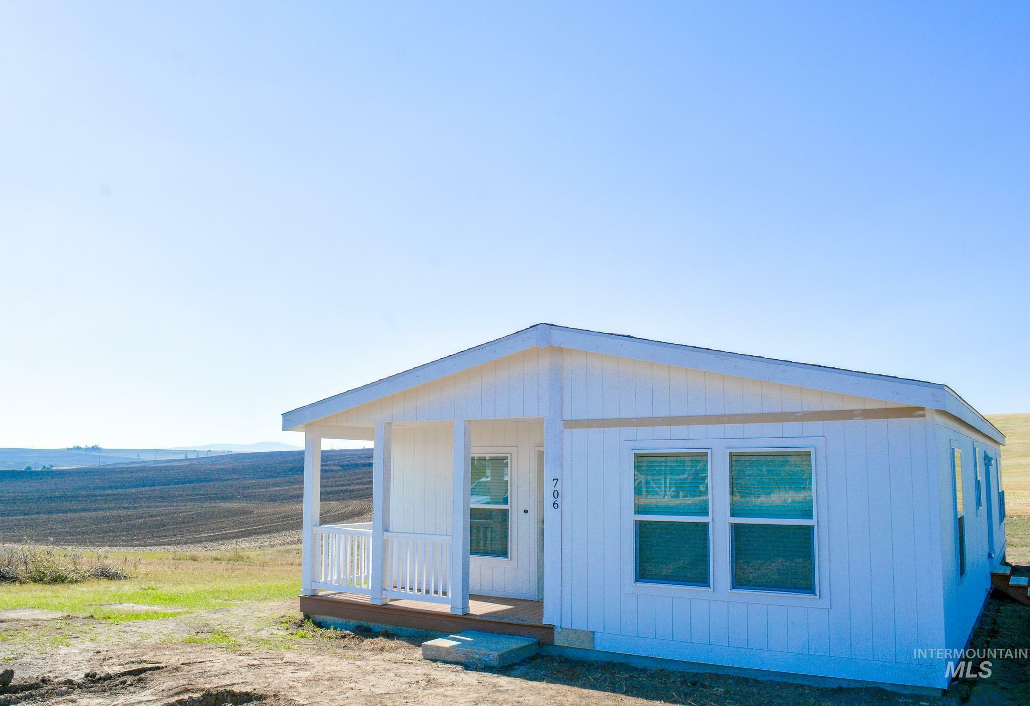 Property Photo:  706 Willow Street  ID 83543 