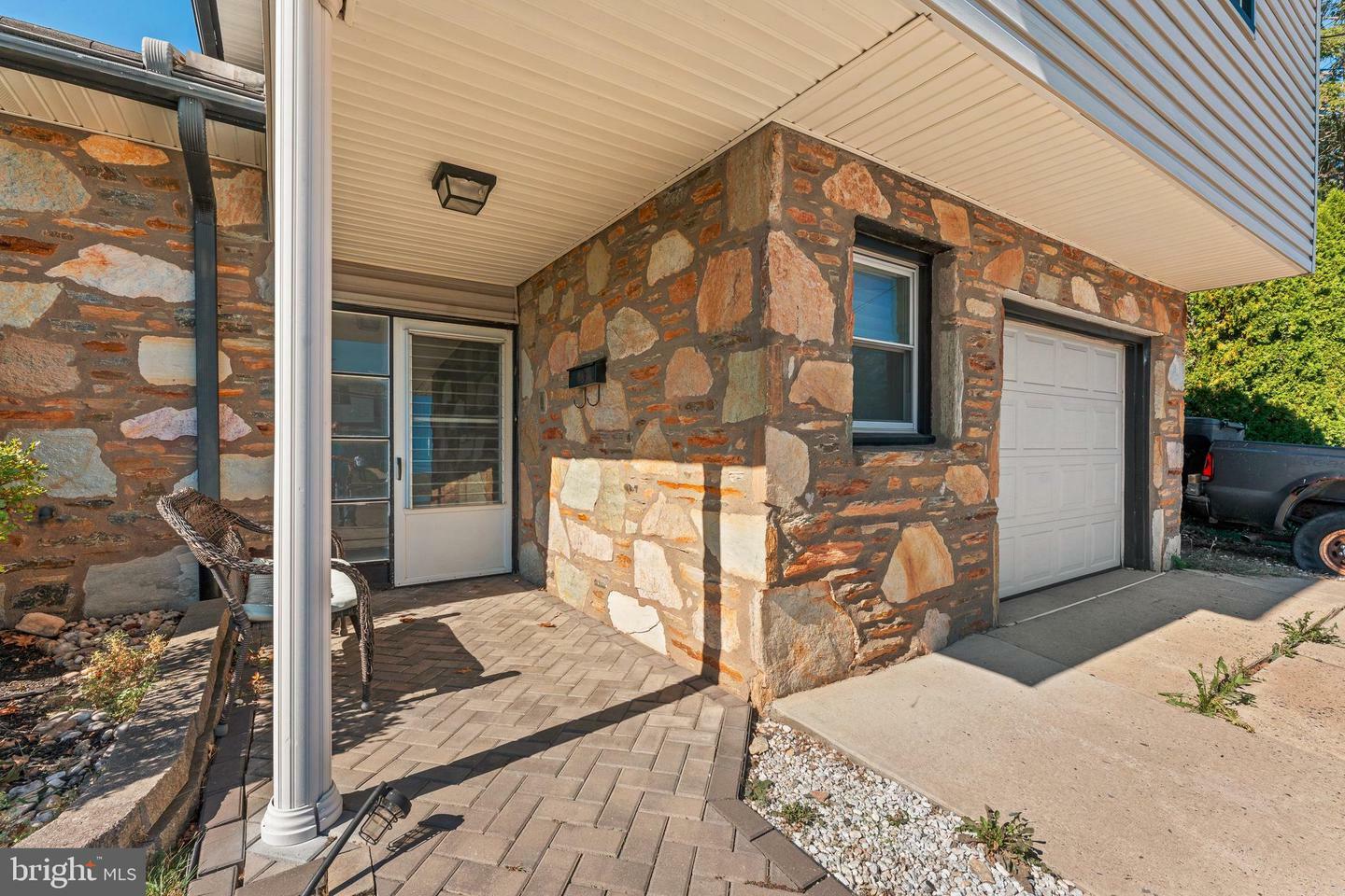 Property Photo:  102 Almatt Drive  PA 19115 