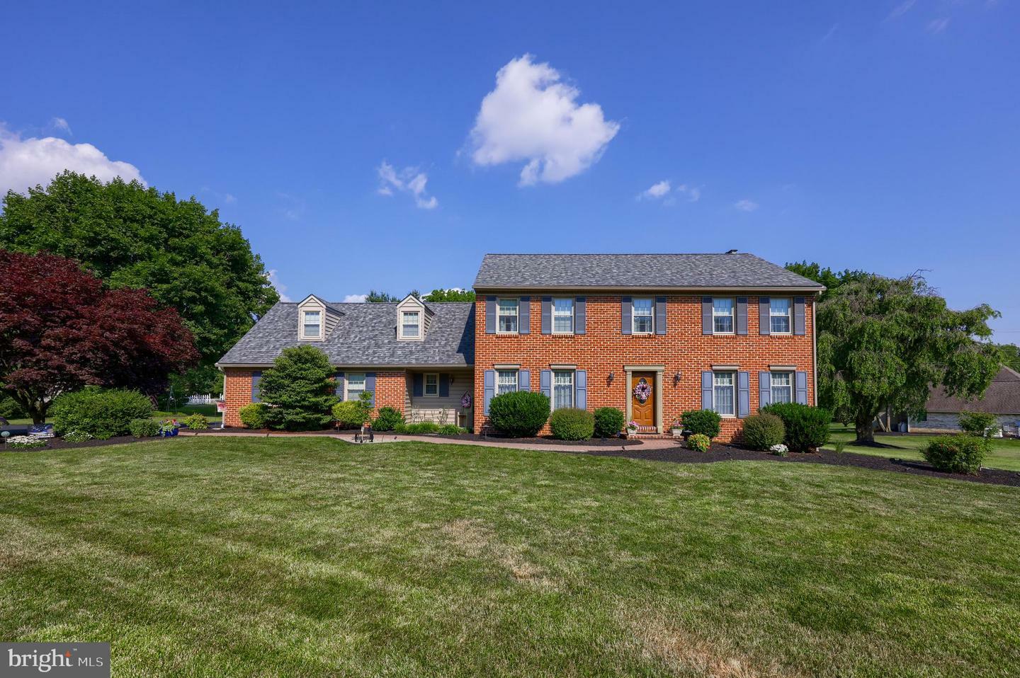 Property Photo:  8 Waterfront Estates Drive  PA 17602 