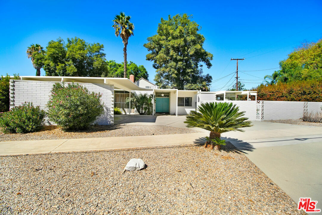 Property Photo:  4913   Rodeo Rd  CA 92504 