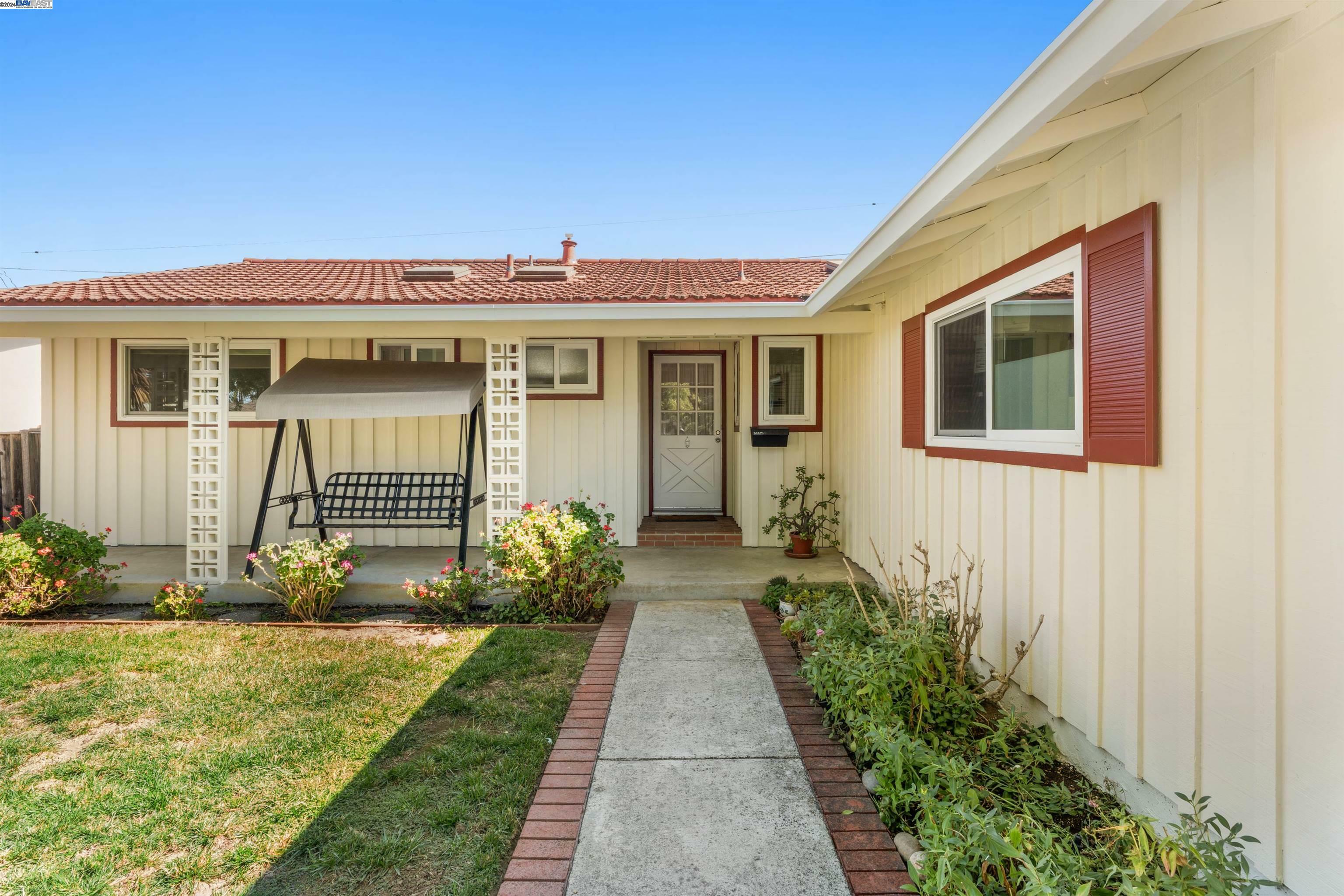 Property Photo:  858 Maranta Ave  CA 94087 