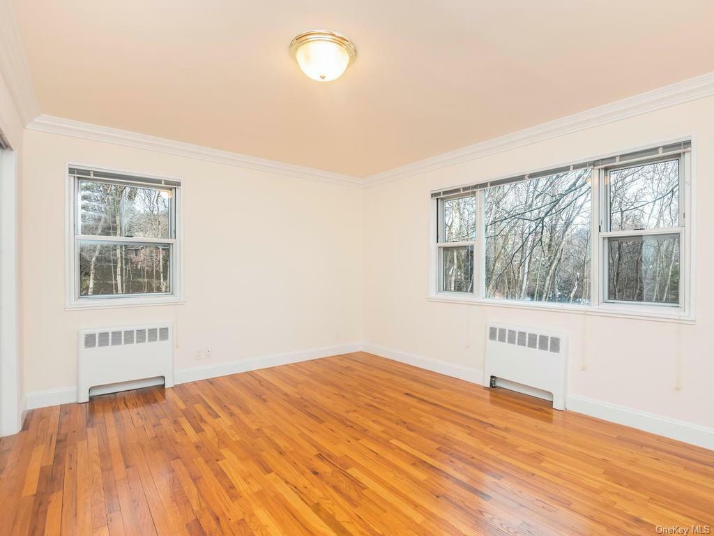 Property Photo:  35 S Broadway J5  NY 10533 