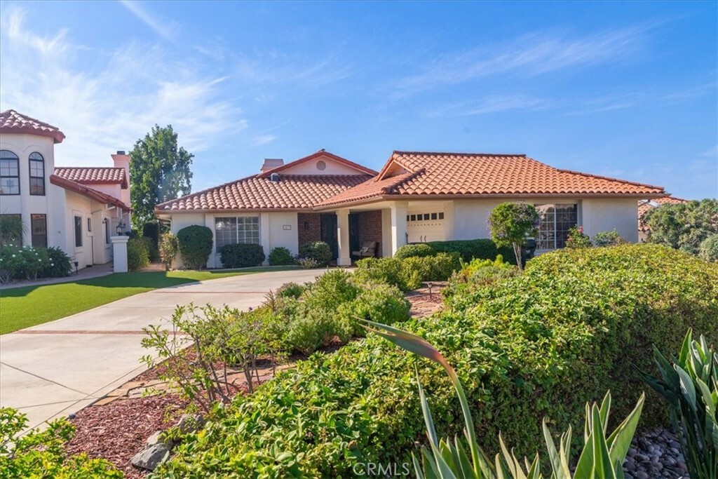 Property Photo:  1073 Ridge Heights Drive  CA 92028 