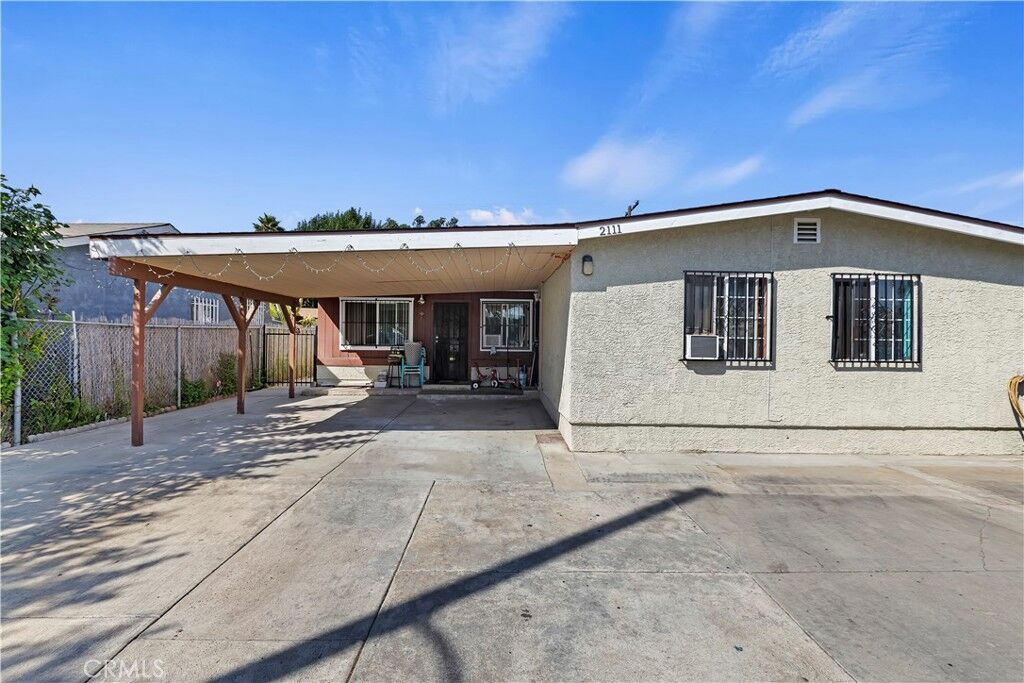 Property Photo:  2111 E Bliss Street  CA 90222 