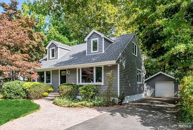 Property Photo:  675 Midwood Road  NJ 07450 