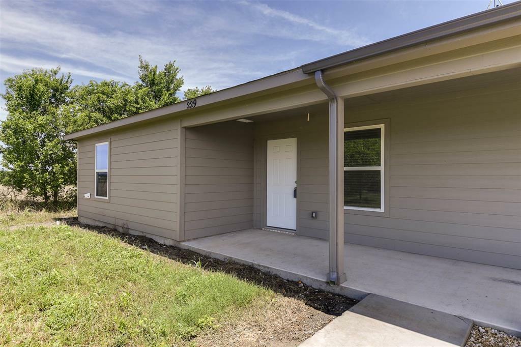 Property Photo:  213 Davenport  TX 76651 