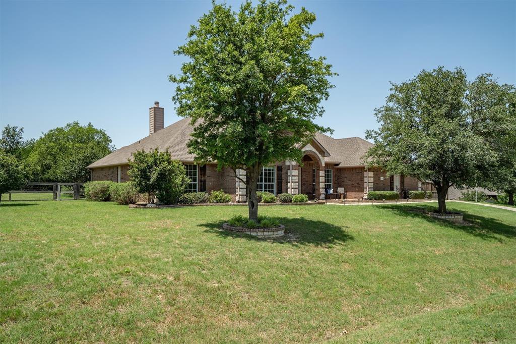Property Photo: 7710 Valley Ridge Drive TX 76247