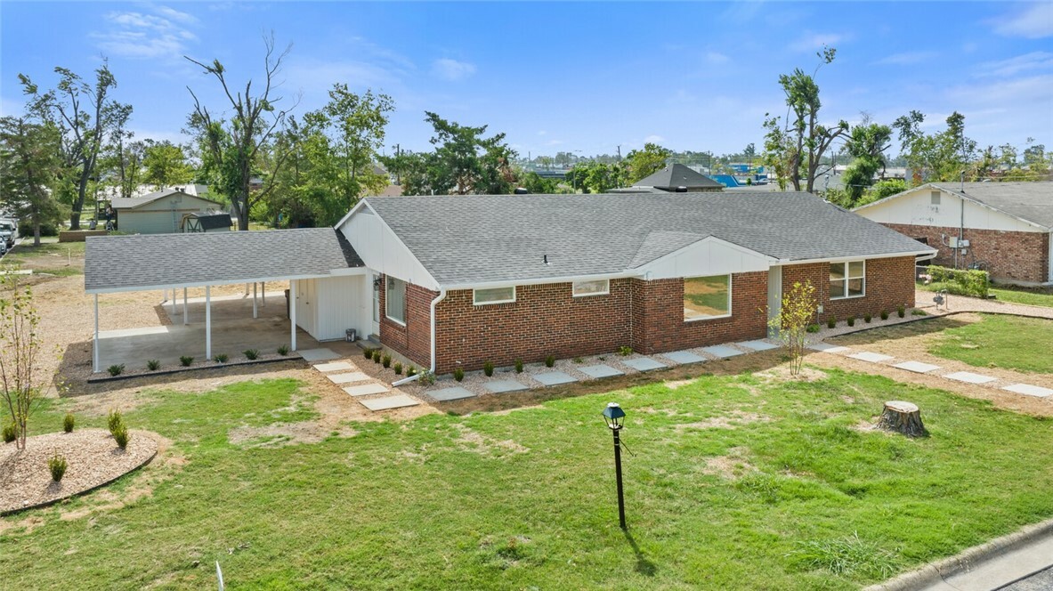 Property Photo:  119 N 11th Street  AR 72756 