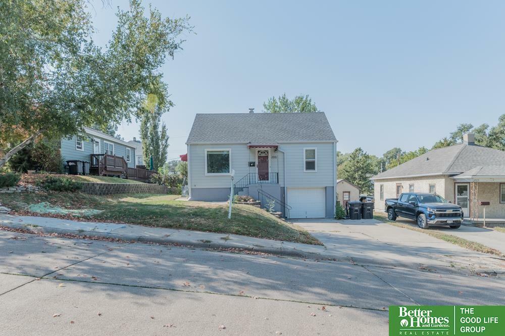 Property Photo:  2616 S 38 Street  NE 68105 