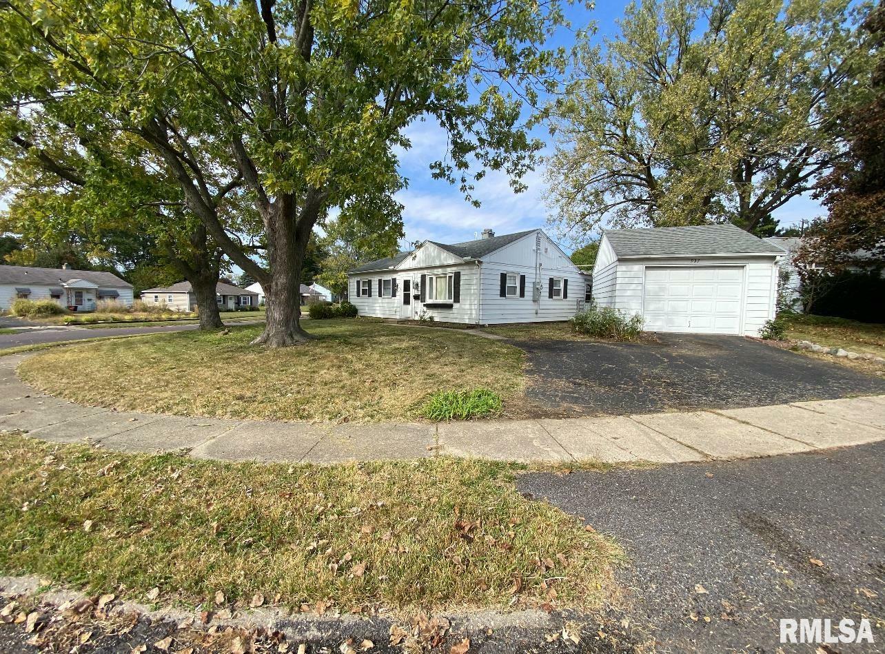 Property Photo:  937 W Willow Lane  IL 61614 