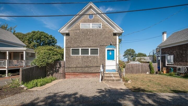 Property Photo: 7 Norwood Court MA 01966