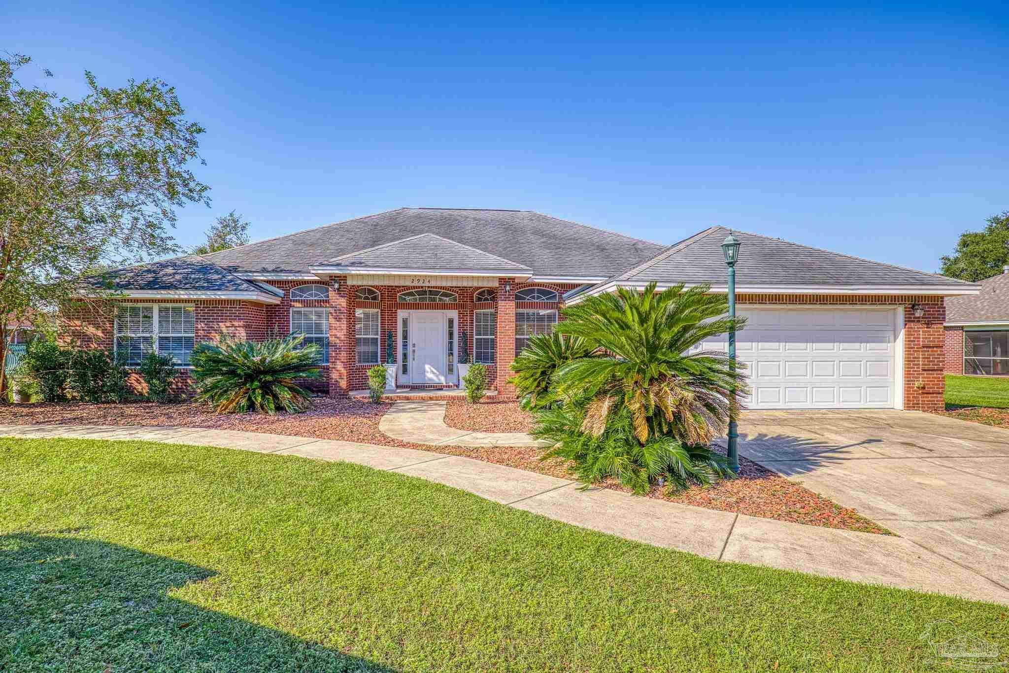 Property Photo:  2924 Chantey St  FL 32539 