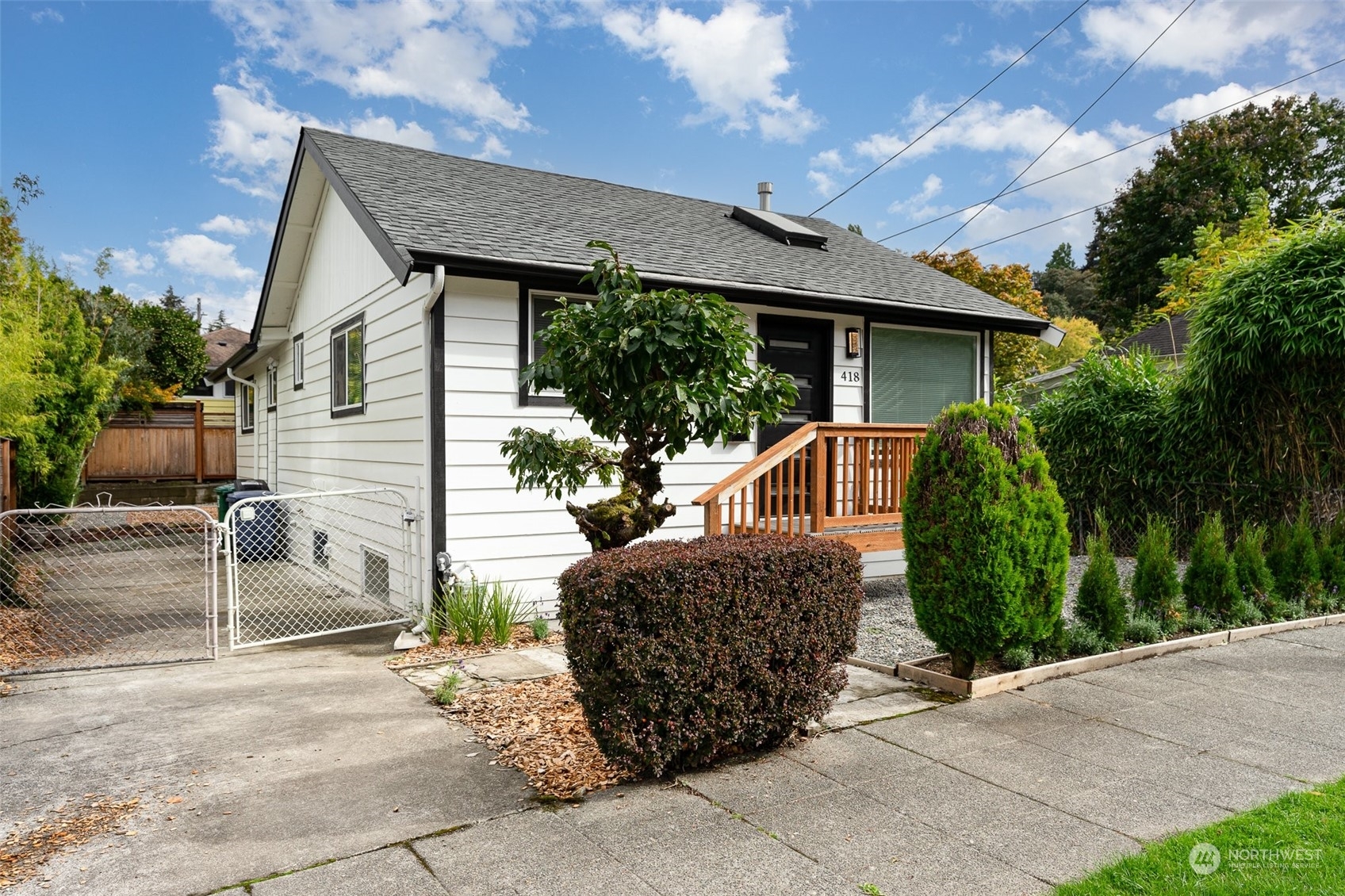 Property Photo:  418 31st Avenue E  WA 98112 