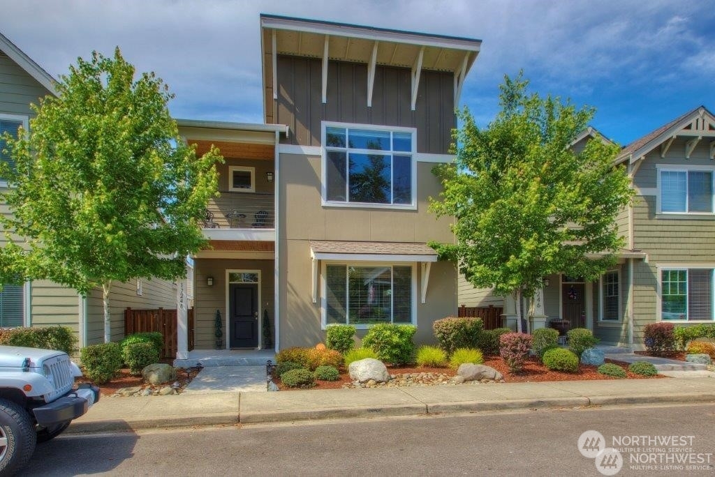 Property Photo:  17248 117th Avenue E  WA 98374 