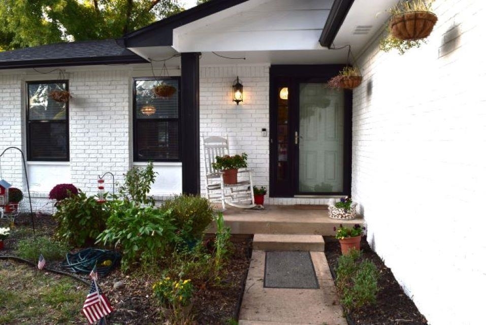 Property Photo:  1606 E Virginia St  KS 67037 