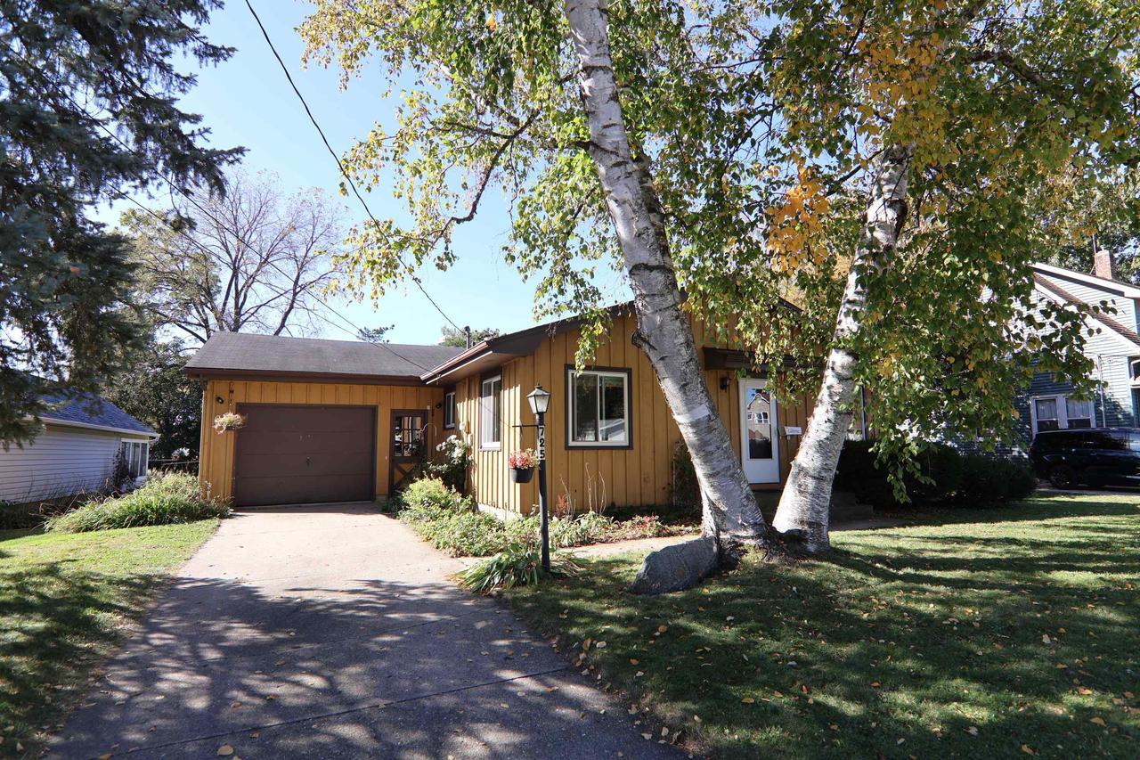 Property Photo:  725 Crandall Street  WI 53563 