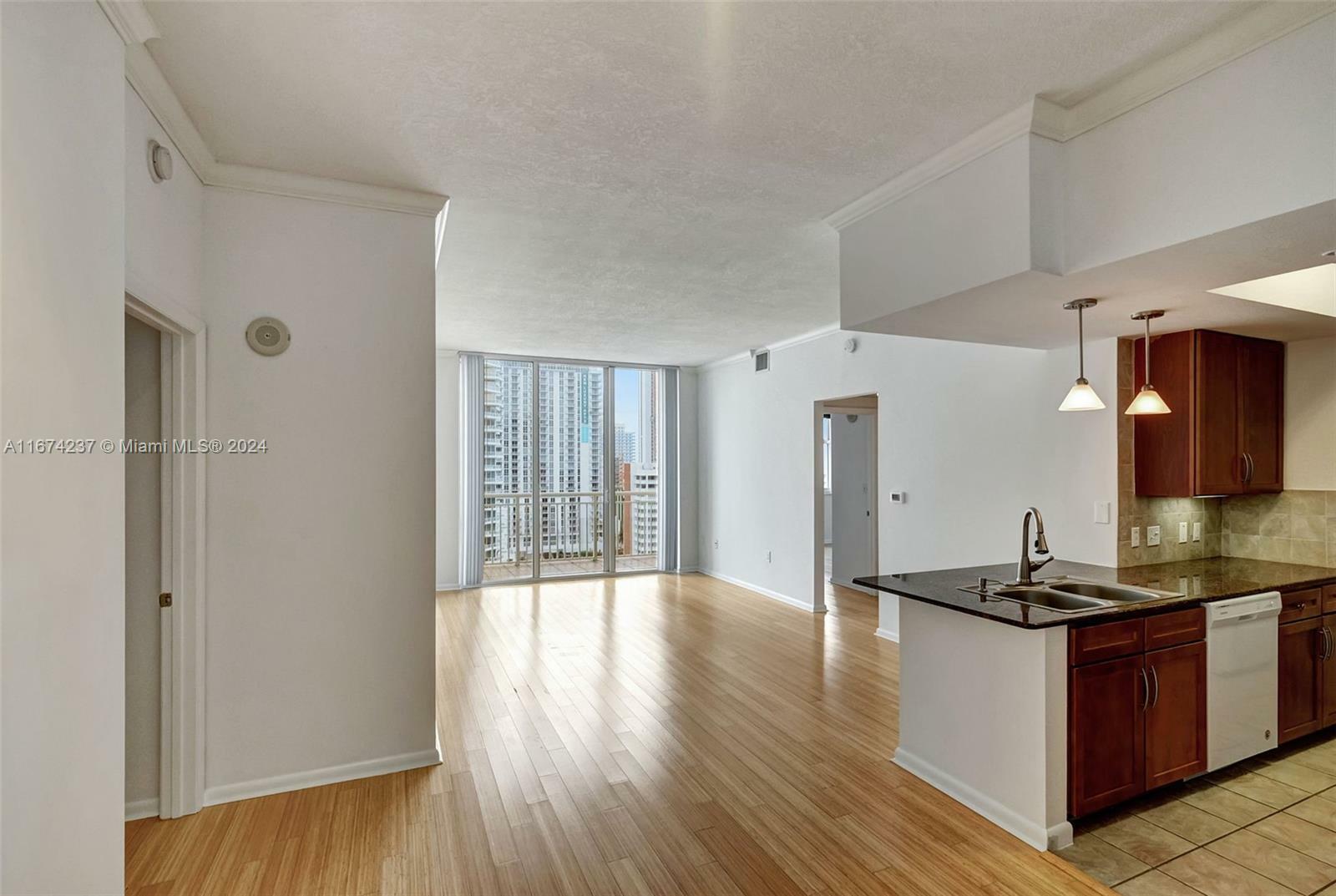 Property Photo:  2000 N Bayshore Dr 1607  FL 33137 