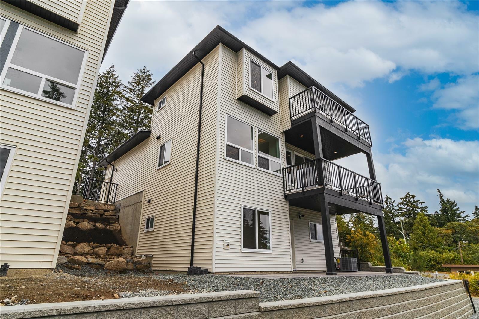 Property Photo:  905 Harbour View St  BC V9R 0K5 