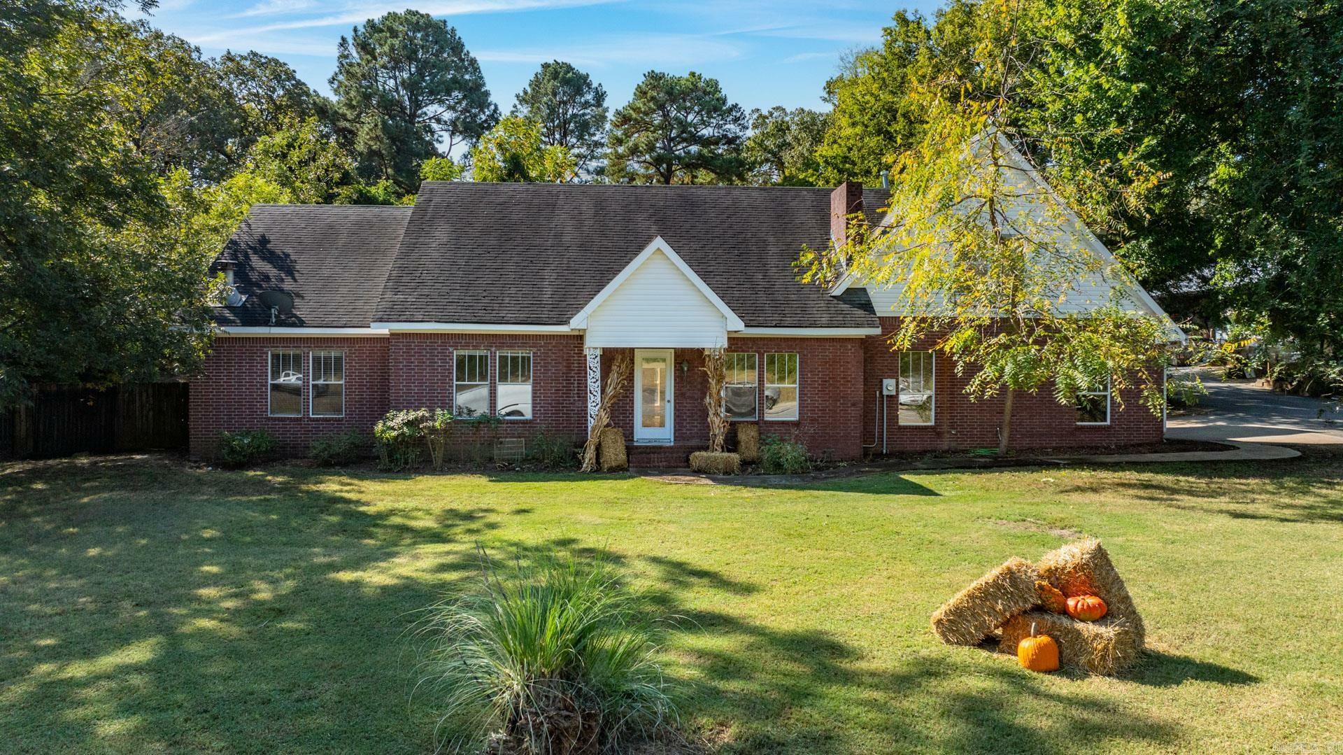 Property Photo:  2045 Old Morrilton Highway  AR 72032 