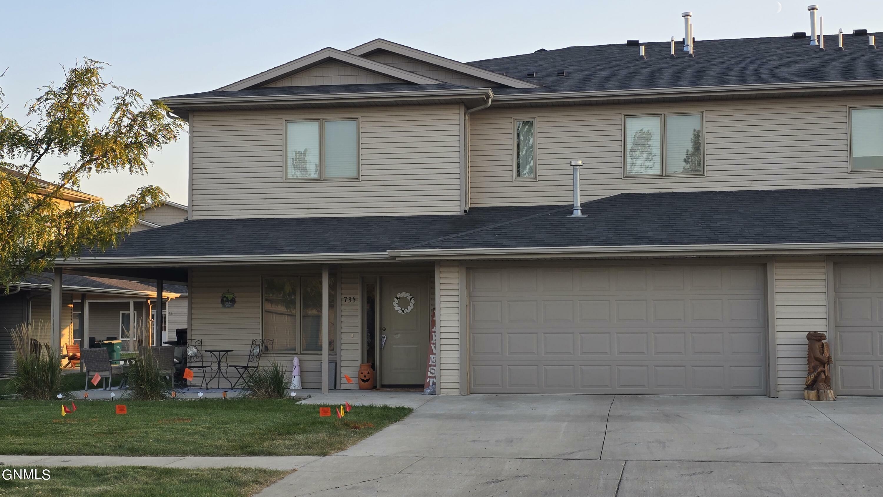 Property Photo:  735 Mayflower Drive  ND 58504 