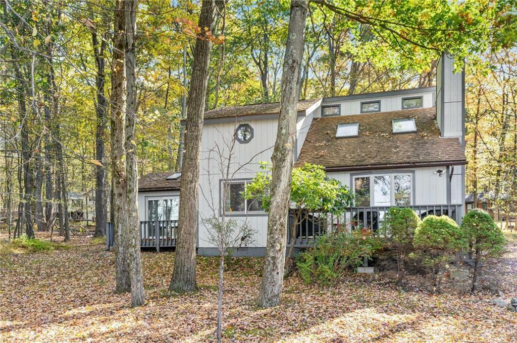 Property Photo:  124 Lc Larson Drive  PA 18347 