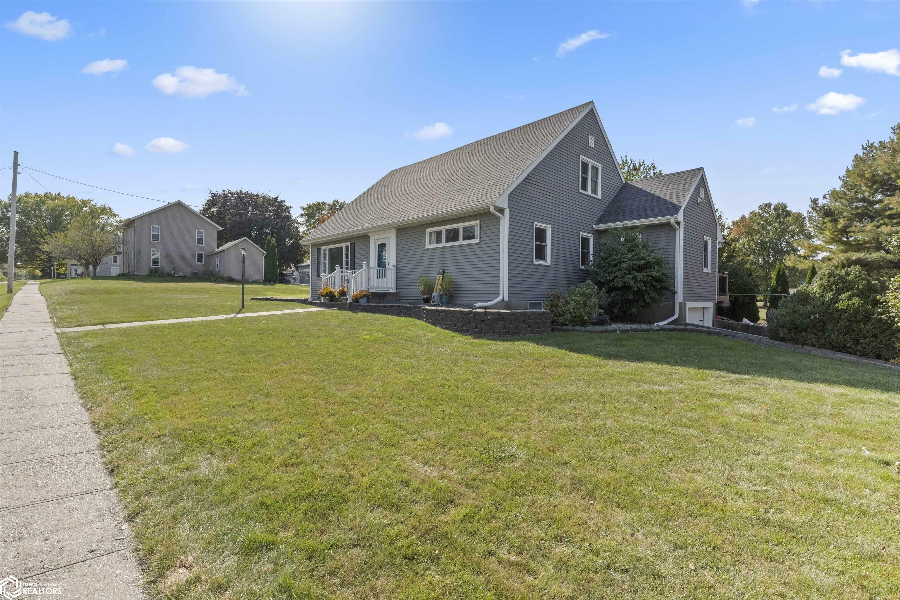 Property Photo:  511 N Northfield  IA 52637 