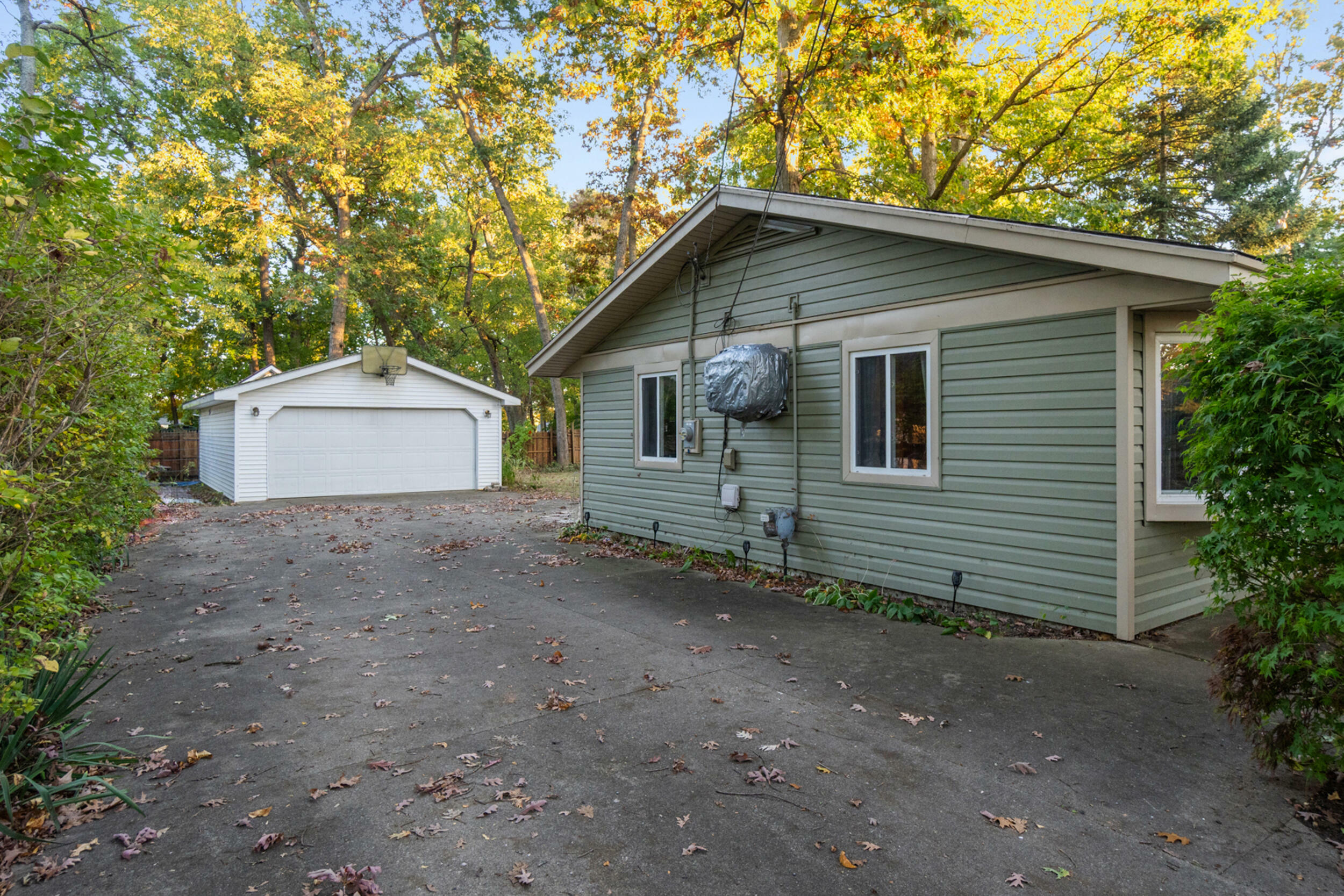 Property Photo:  629 Island Dr.  MI 49240 