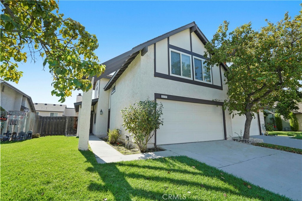 Property Photo:  28323 Simsalido Avenue  CA 91387 