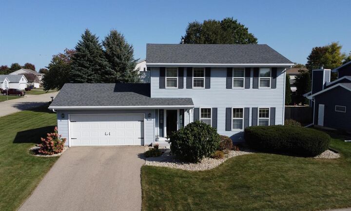 1418 North Wuthering Hills Drive  Janesville WI 53546 photo