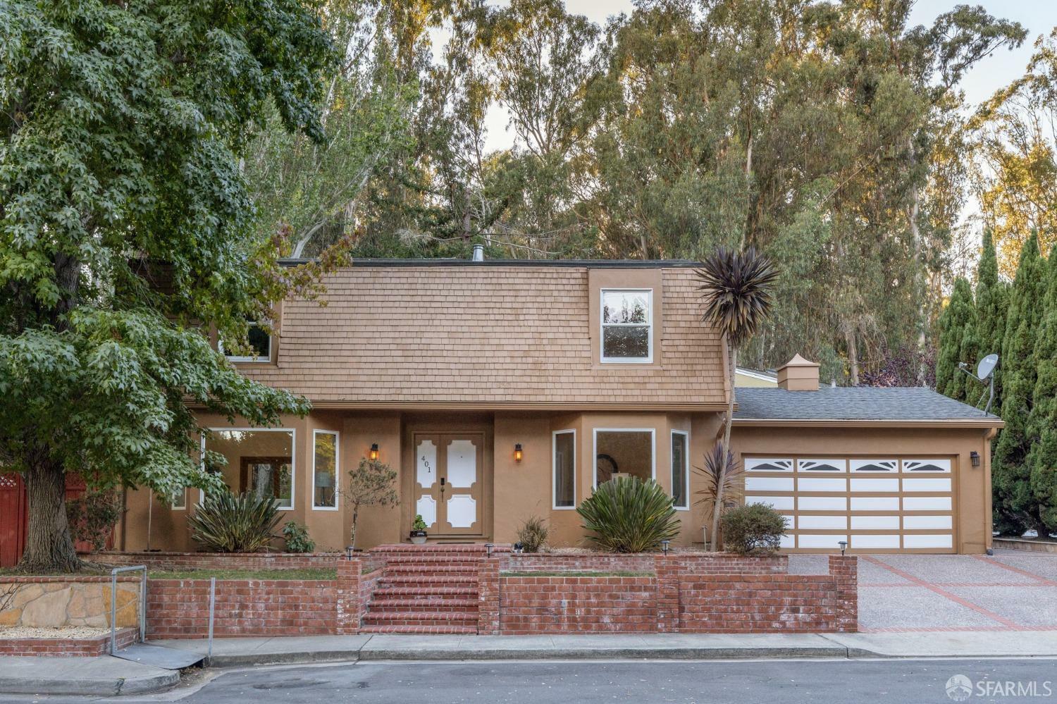 Property Photo:  401 Cunningham Way  CA 94066 