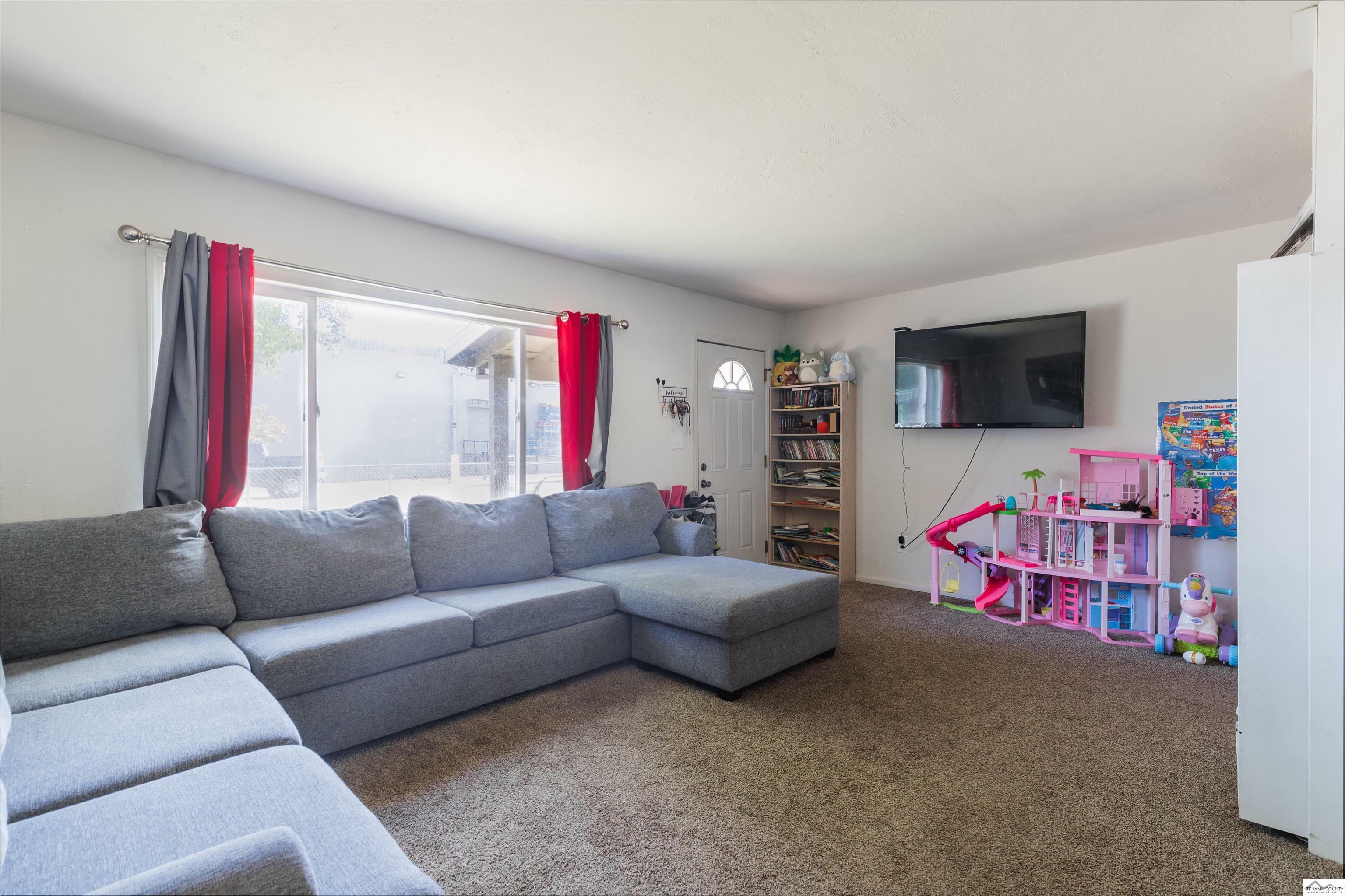 Property Photo:  725 East Avenue  CA 96080 