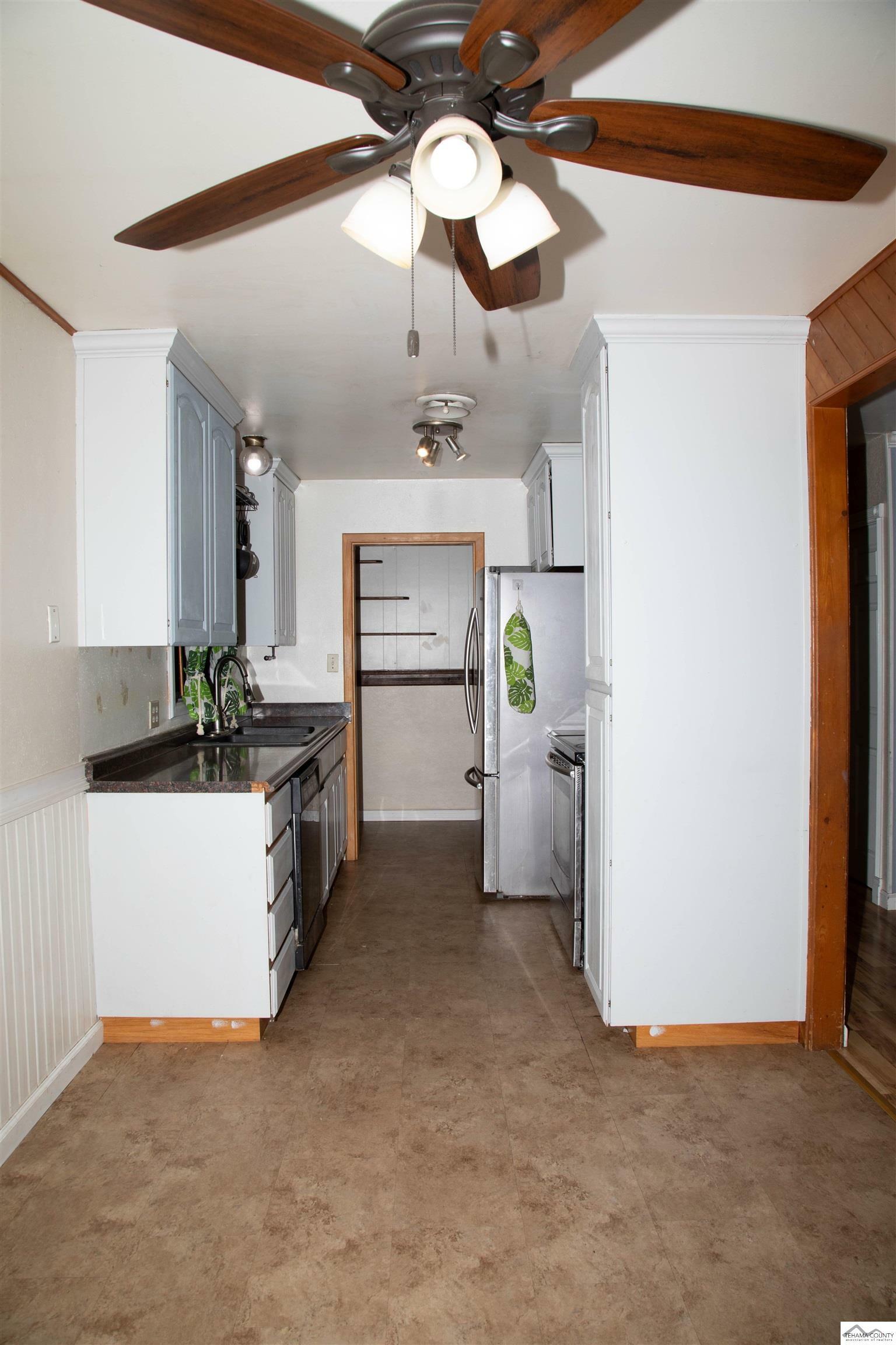 Property Photo:  1005 Wetter Way  CA 96080 